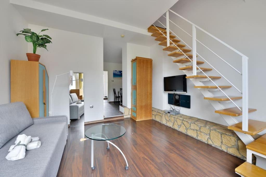Buda Batthiany Square, 6 * Budapeste